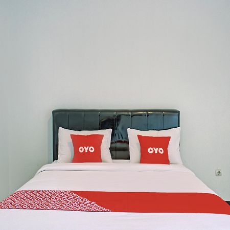 Vaccinated Staff - OYO 3841 Wisma 25 Cilacap Exterior foto